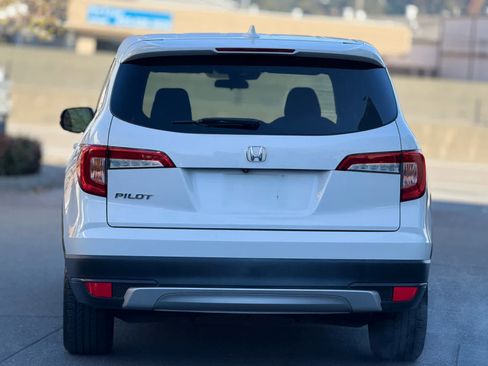 Used 2021 Honda Pilot EX image 3