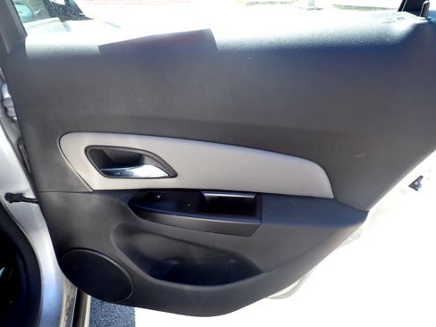 Used 2012 Chevrolet Cruze LS image 27