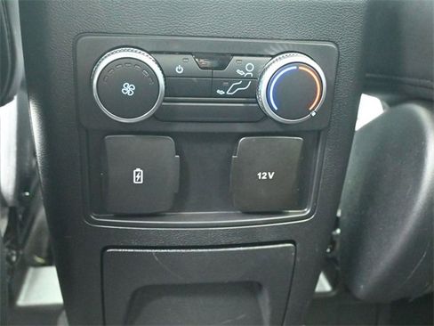 Used 2022 Ford Explorer XLT w/ Equipment Group 202A image 21