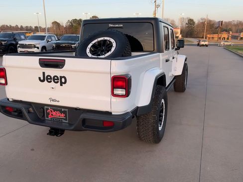 New 2025 Jeep Gladiator Sport image 7