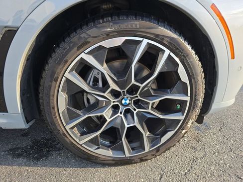 Used 2024 BMW X7 xDrive40i w/ M Sport Package image 17