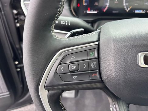 Used 2024 Jeep Grand Cherokee Laredo X w/ Luxury Tech Group I AWD/4WD image 19