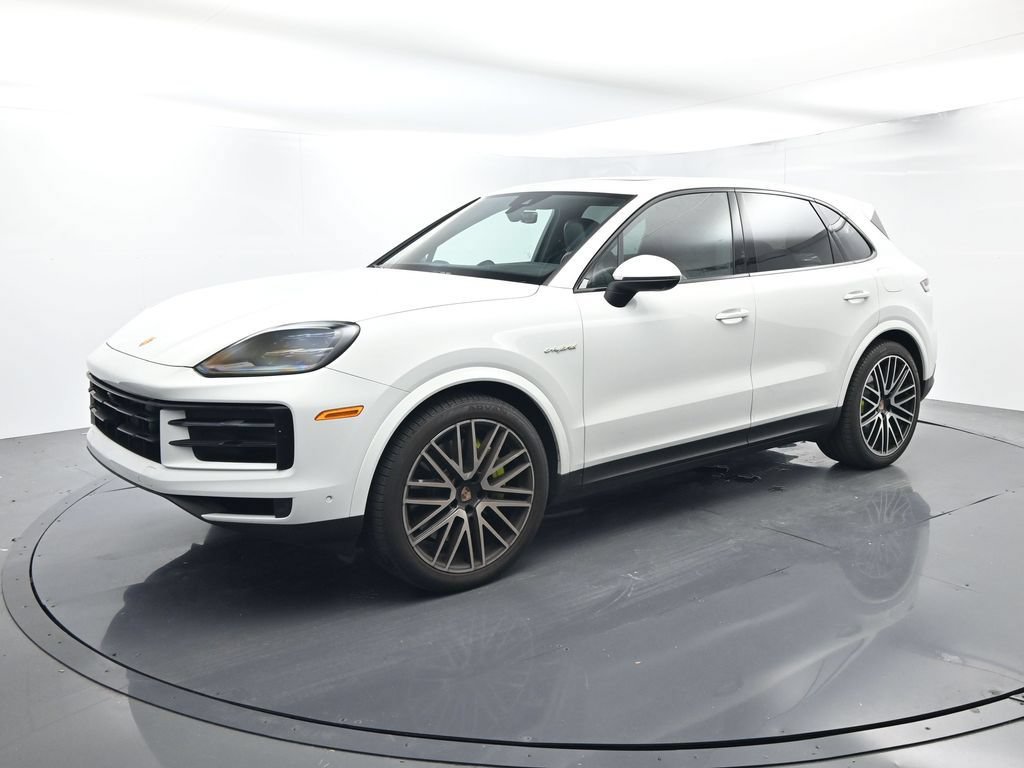Certified 2025 Porsche Cayenne S AWD/4WD image 1