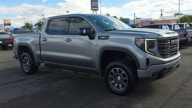 Used 2024 GMC Sierra 1500 AT4 w/ Technology Package AWD/4WD image 2