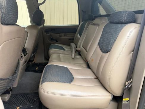 Used 2004 Chevrolet Avalanche Z71 w/ Sun And Sound Package image 10