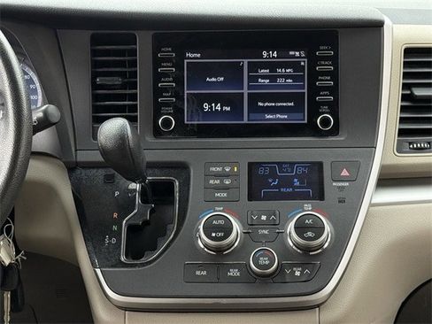 Used 2020 Toyota Sienna L image 15