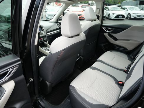 Used 2020 Subaru Forester Premium AWD/4WD image 23