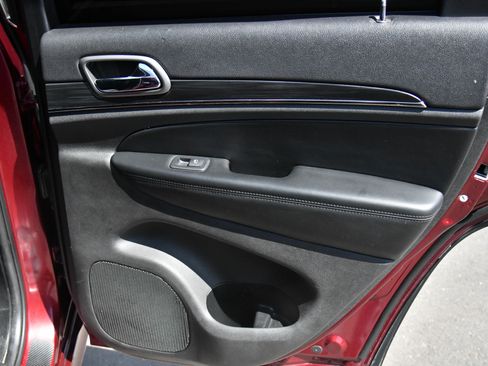 Used 2020 Jeep Grand Cherokee Limited X image 46