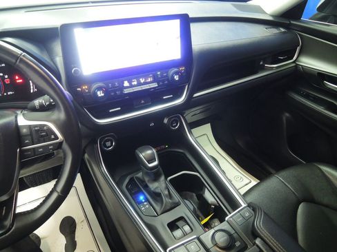 Used 2024 Toyota Grand Highlander XLE image 16