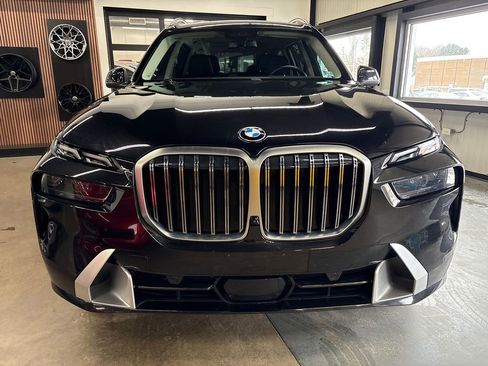 Used 2023 BMW X7 xDrive40i w/ Premium Package image 11