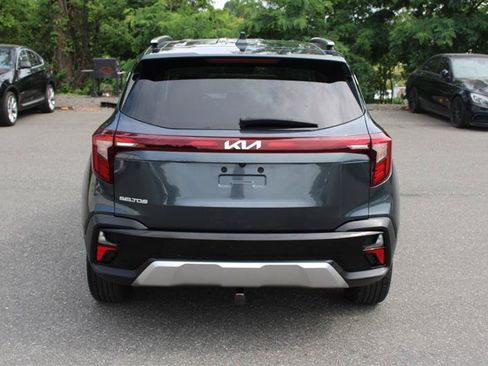 Used 2024 Kia Seltos EX FWD image 7