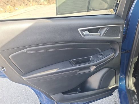 Used 2022 Ford Edge Titanium image 26