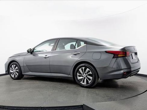 Used 2024 Nissan Altima 2.5 S FWD image 6