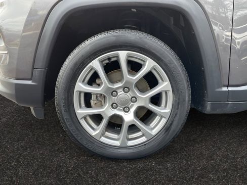 Used 2022 Jeep Compass Latitude image 14