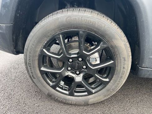 Used 2023 Jeep Compass Altitude image 35