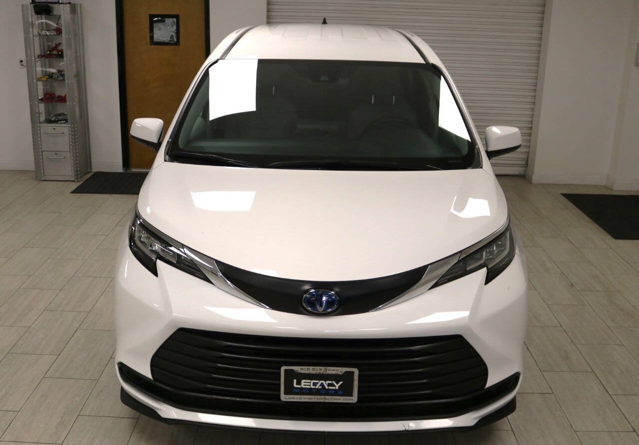 Used 2023 Toyota Sienna LE AWD/4WD image 96