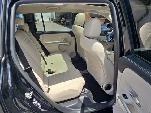 Used 2022 Mercedes-Benz GLB 250 image 13