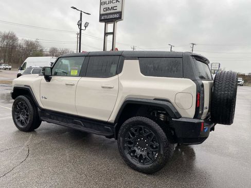 New 2026 GMC Hummer EV SUV image 3