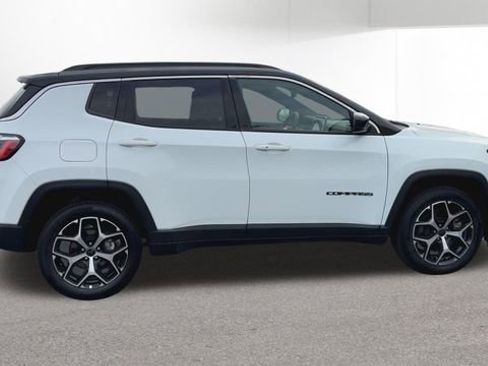 Used 2025 Jeep Compass Limited AWD/4WD image 10
