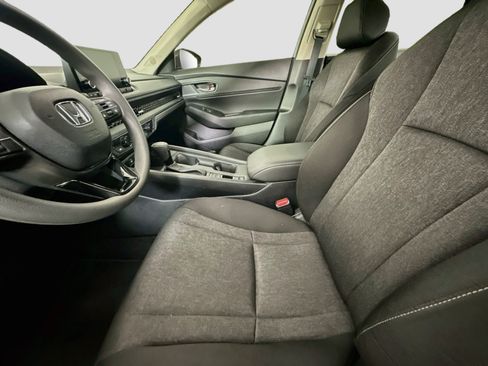 Used 2025 Honda Accord SE image 13
