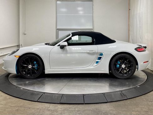 Used 2025 Porsche 718 Boxster w/ Premium Package RWD image 14