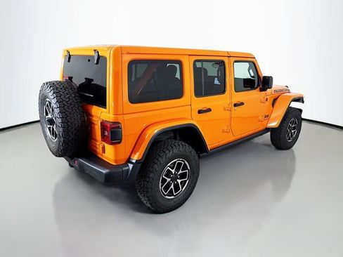 Used 2025 Jeep Wrangler Unlimited Rubicon w/ Steel Bumper Group AWD/4WD image 7