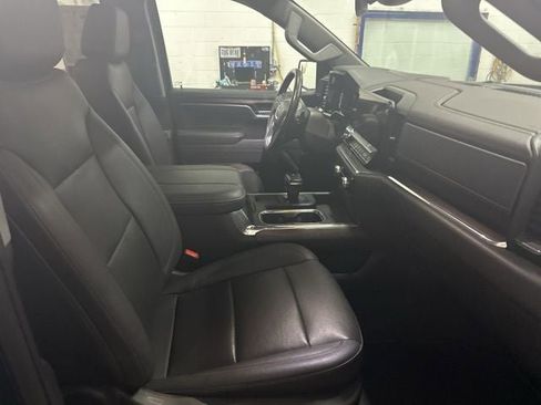 Used 2023 GMC Sierra 1500 SLT w/ SLT Premium Package AWD/4WD image 22