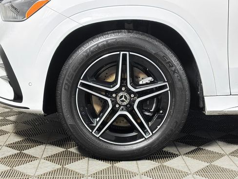 Certified 2025 Mercedes-Benz GLE 450 4MATIC image 9