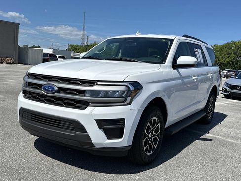 Used 2024 Ford Expedition XLT AWD/4WD image 4