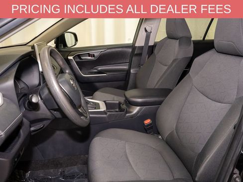 Used 2025 Toyota RAV4 XLE FWD image 10