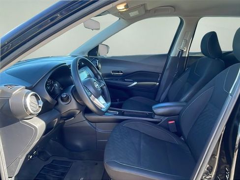 Used 2023 Nissan Kicks SV image 21