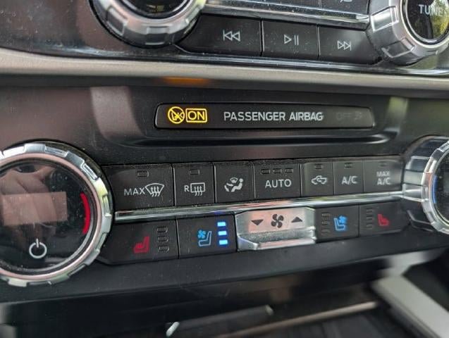 Used 2022 Ford F450 Lariat w/ Lariat Ultimate Package AWD/4WD image 9