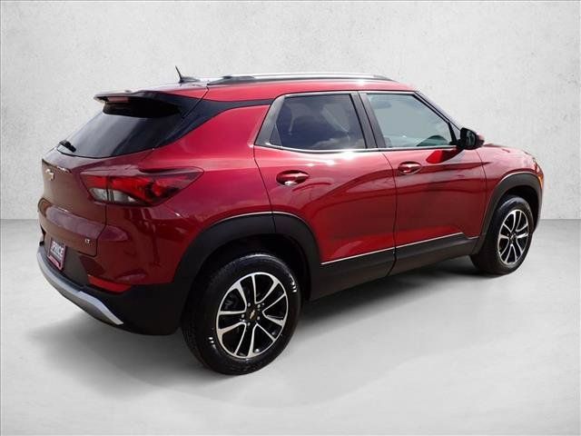 Used 2025 Chevrolet TrailBlazer LT AWD/4WD image 4
