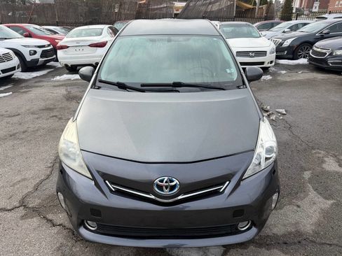 Used 2013 Toyota Prius V Five image 12