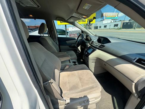 Used 2016 Honda Odyssey SE image 21