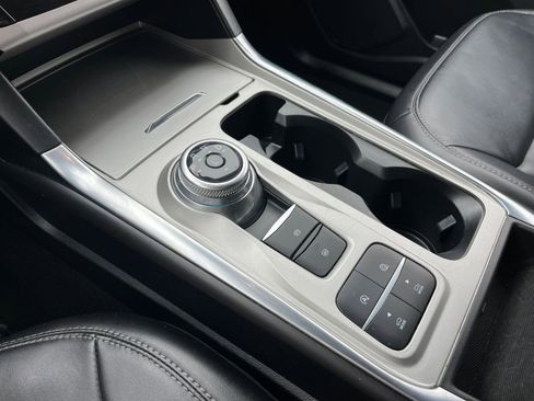 Used 2024 Ford Explorer XLT w/ Equipment Group 202A image 44