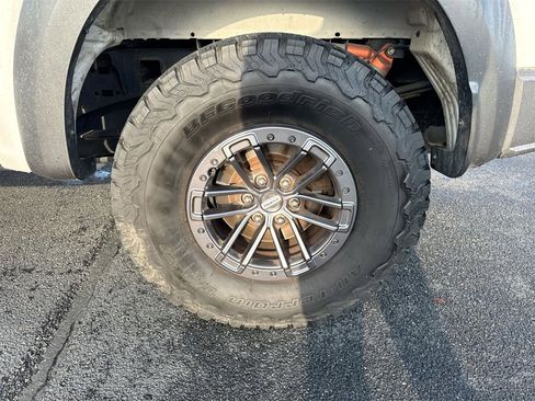 Used 2019 Ford F150 Raptor w/ Equipment Group 802A Luxury image 27