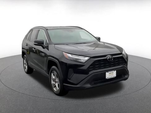 Used 2025 Toyota RAV4 XLE image 3