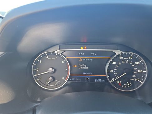 Used 2025 Nissan Altima 2.5 SV FWD image 14