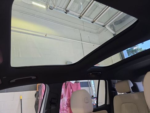 Certified 2025 Mercedes-Benz GLB 250 image 31