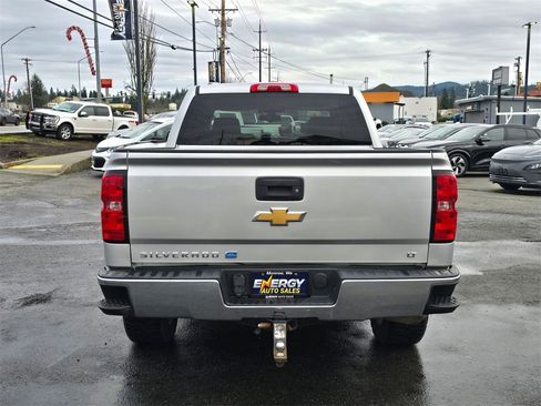 Used 2018 Chevrolet Silverado 1500 LT w/ LT Eassist Package image 6