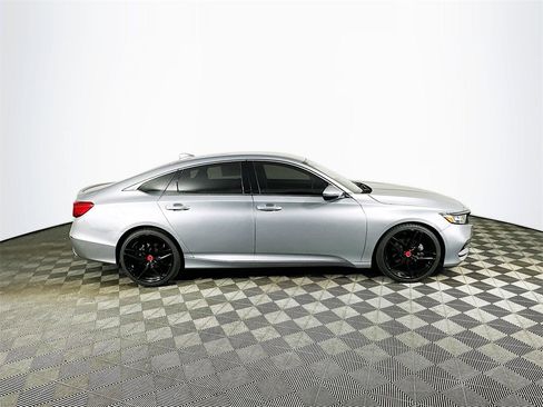 Used 2018 Honda Accord Sport image 8