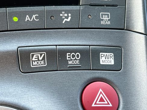 Used 2012 Toyota Prius Four FWD image 32