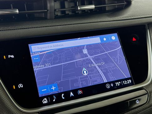 Used 2025 Cadillac XT5 Premium Luxury image 14