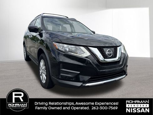 Used 2017 Nissan Rogue SV w/ SV Premium Package AWD/4WD image 3