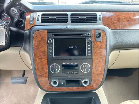 Used 2007 Chevrolet Silverado 2500 LTZ w/ EZ-Lift Tailgate Package image 6