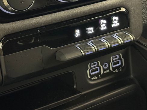 Used 2021 RAM 1500 Laramie w/ Night Edition image 29
