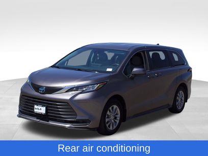 Used 2022 Toyota Sienna LE