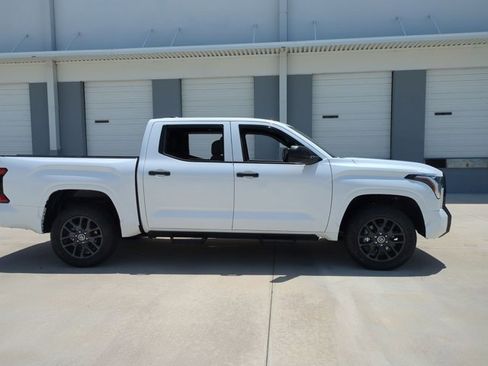Used 2025 Toyota Tundra SR w/ SR Tow Package AWD/4WD image 4
