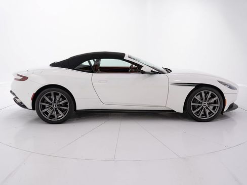Used 2021 Aston Martin DB11 Volante RWD image 15